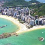 Melhores-praias-do-Espirito-Santo.-Padres-loucosporpraia