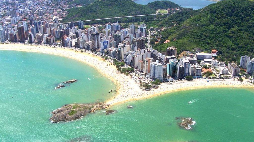 Melhores-praias-do-Espirito-Santo.-Padres-loucosporpraia